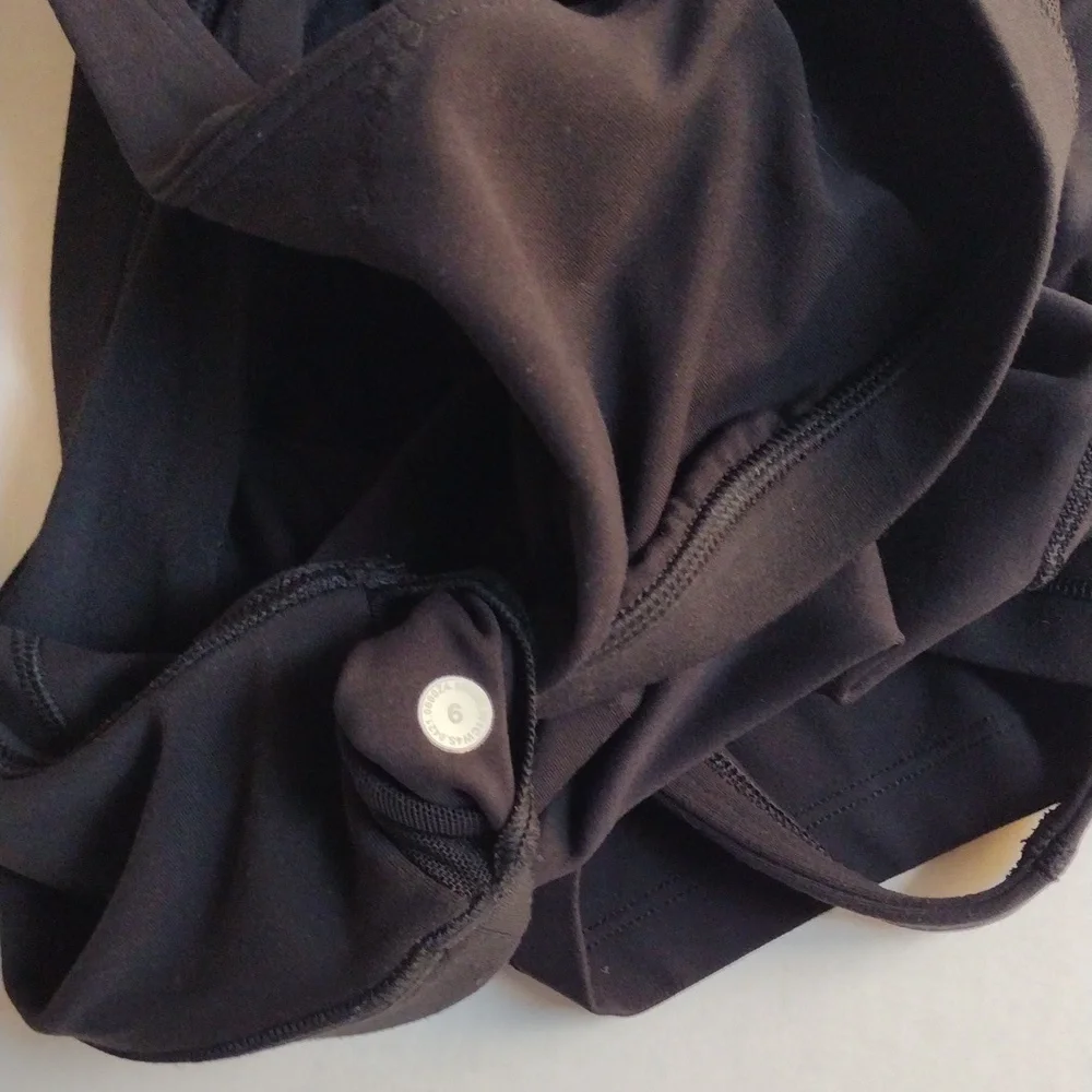 Lululemon black sports bras 6
